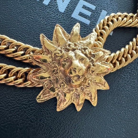 Chanel CC Vintage Leo Lion Sun Medallion Double Chain Necklace Gold Plated 1980s - Picture 4 of 9
